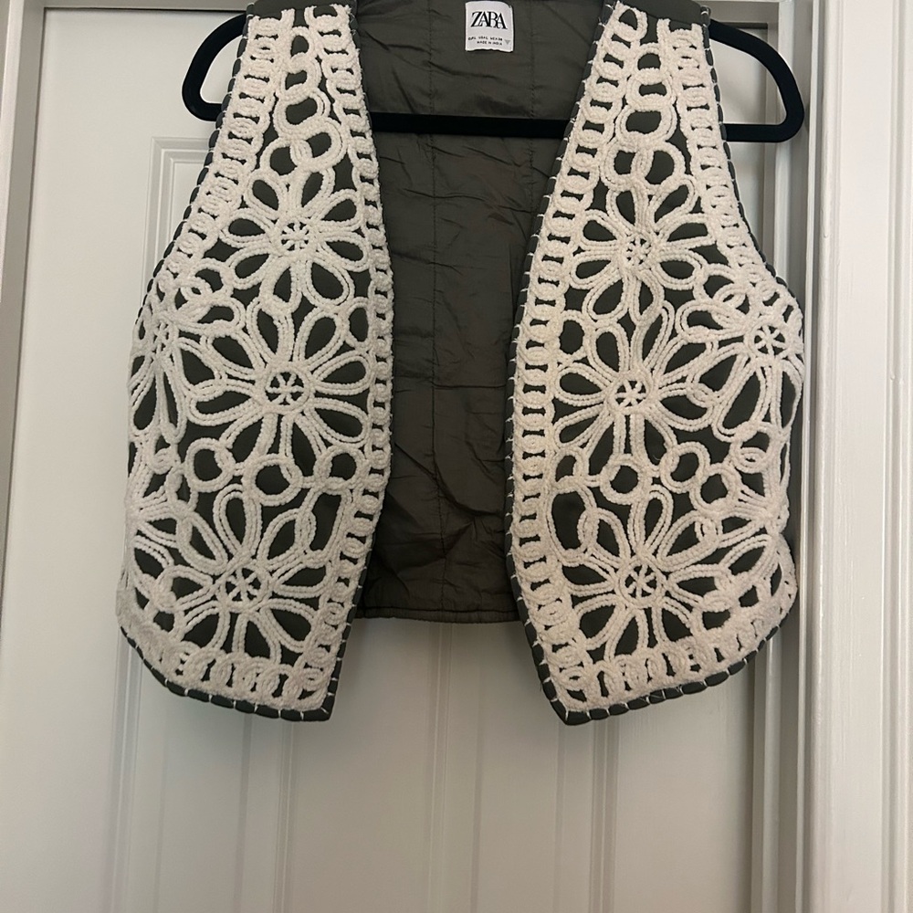 Zara Cream Crochet Floral Vest